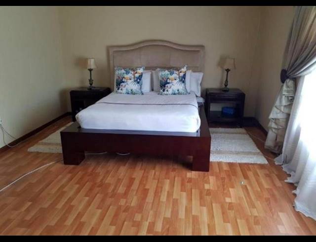 7 BEDROOM HOUSE FOR SALE IN CLAYVILLE
